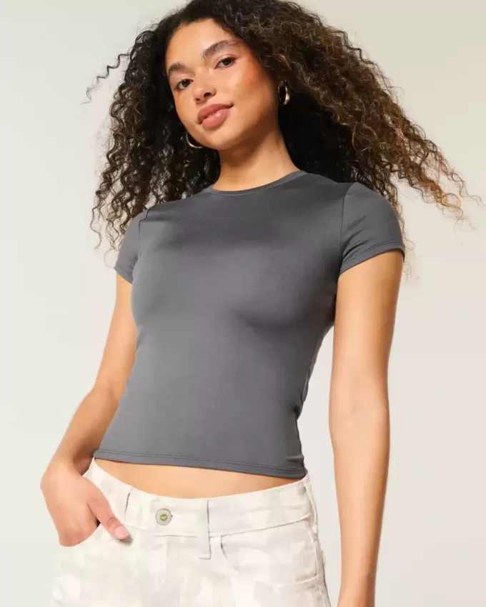 Weiches, nahtloses Longline-Baby-T-Shirt aus elastischem Stoff Weiches, nahtloses Longline-Baby-T-Shirt aus elastischem Stoff
