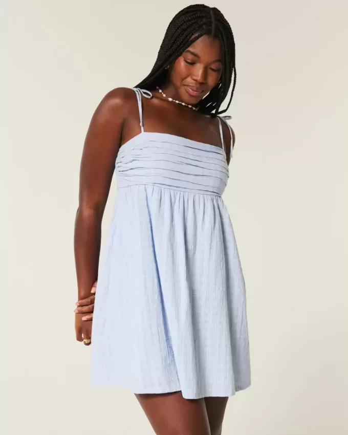 Babydoll-Minikleid mit Bindeträgern Babydoll-Minikleid mit Bindeträgern