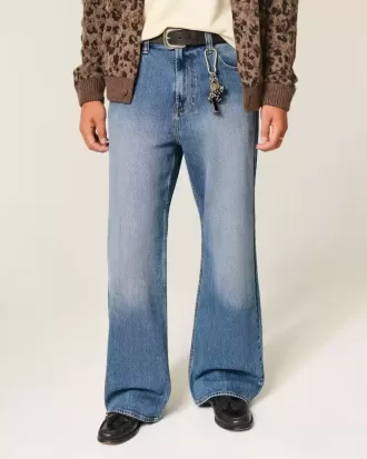Baggy-Bootcut-Jeans im Waschmittelton