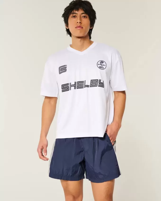 Baggy-Fußballshorts bis zur Mitte des Oberschenkels