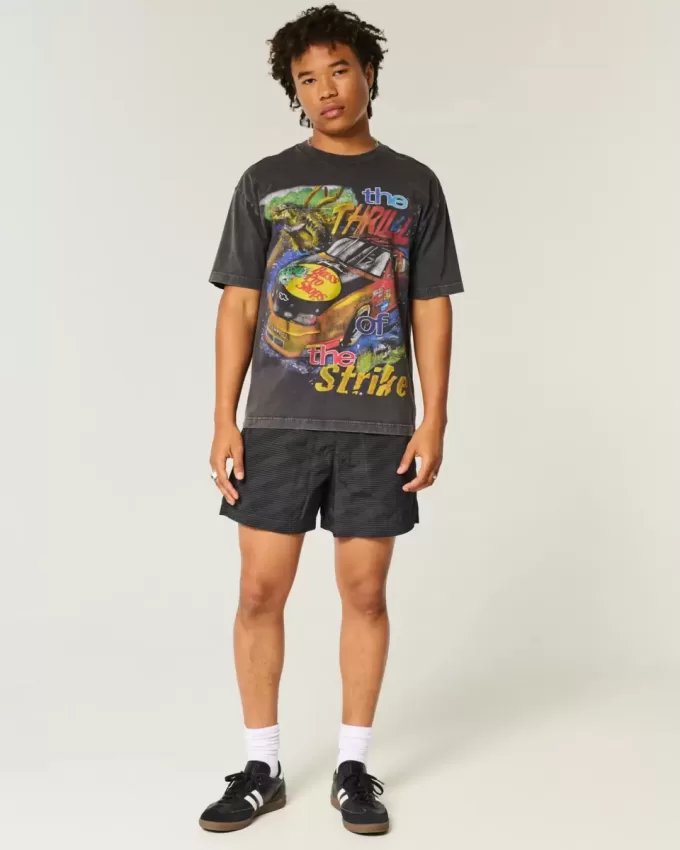 Baggy-Fußballshorts bis zur Mitte des Oberschenkels