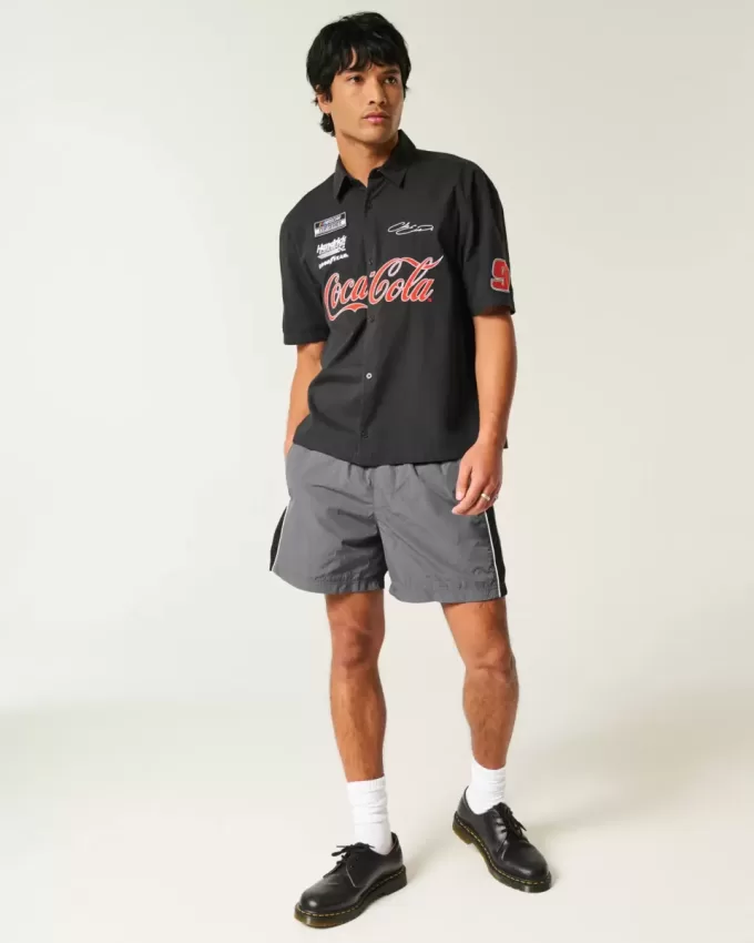 Baggy-Fußballshorts bis zur Mitte des Oberschenkels