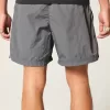 Baggy-Fußballshorts bis zur Mitte des Oberschenkels