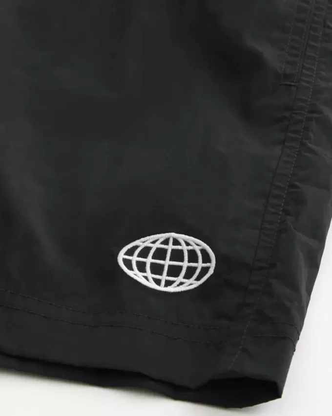 Baggy-Fußballshorts bis zur Mitte des Oberschenkels Baggy-Fußballshorts bis zur Mitte des Oberschenkels