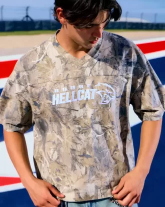 Baggy Heavyweight Crop Tee mit Dodge-Grafik und Camouflage-Muster