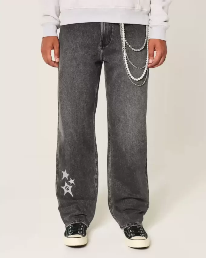 Baggy-Jeans in verwaschenem Schwarz mit Stern-Grafik