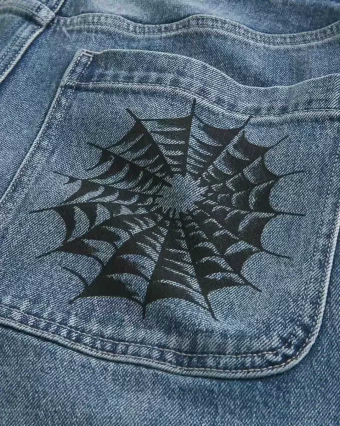 Baggy-Jeans mit Doodle-Muster in mittlerer Waschung