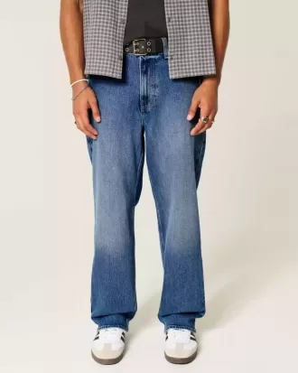Baggy-Jeans mit dunkler Waschung und Rose-Grafik