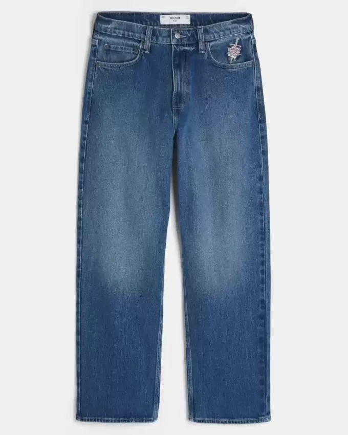 Baggy-Jeans mit dunkler Waschung und Rose-Grafik