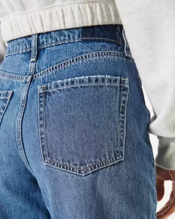 Baggy-Jeans mit ultrahohem Bund und mittlerer Waschung Baggy-Jeans mit ultrahohem Bund und mittlerer Waschung