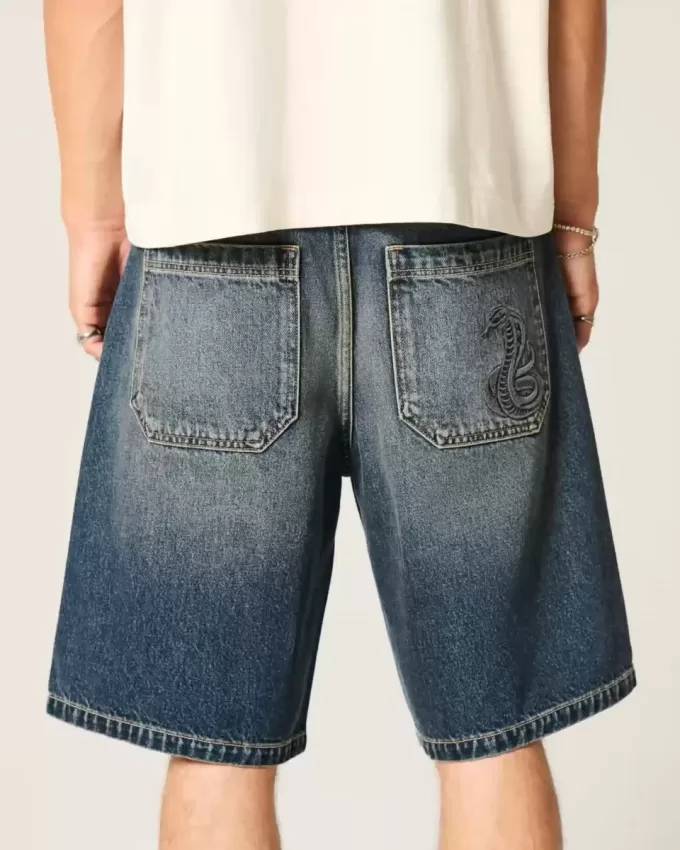 Baggy-Jeansshorts mit Schlangenmuster