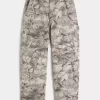 Baggy-Malerjeans im Camouflage-Design