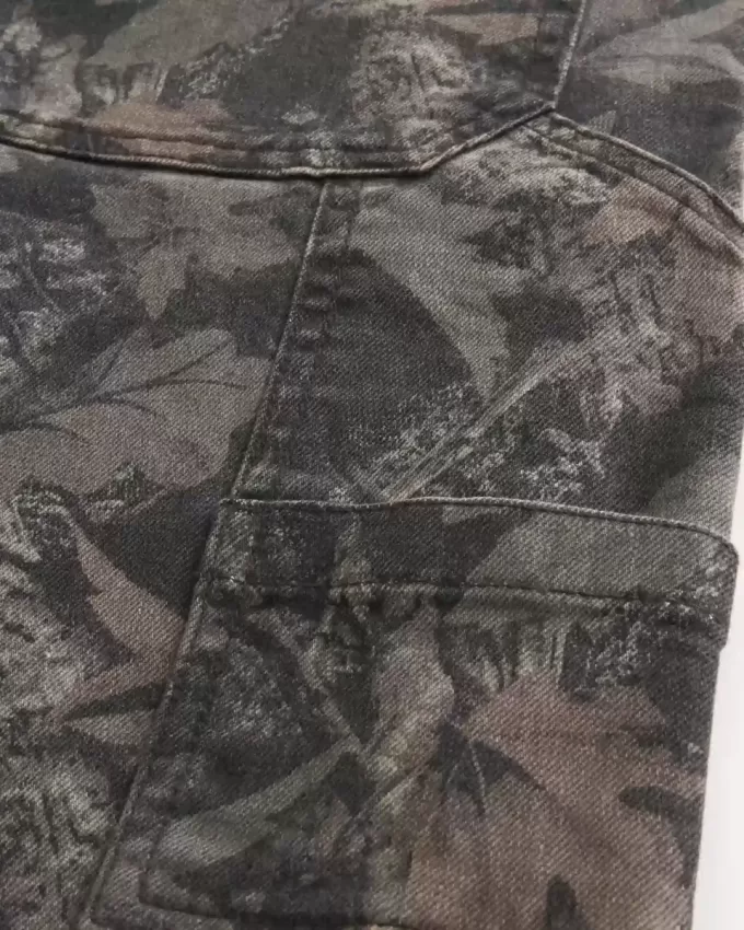 Baggy-Malerjeans im Camouflage-Design