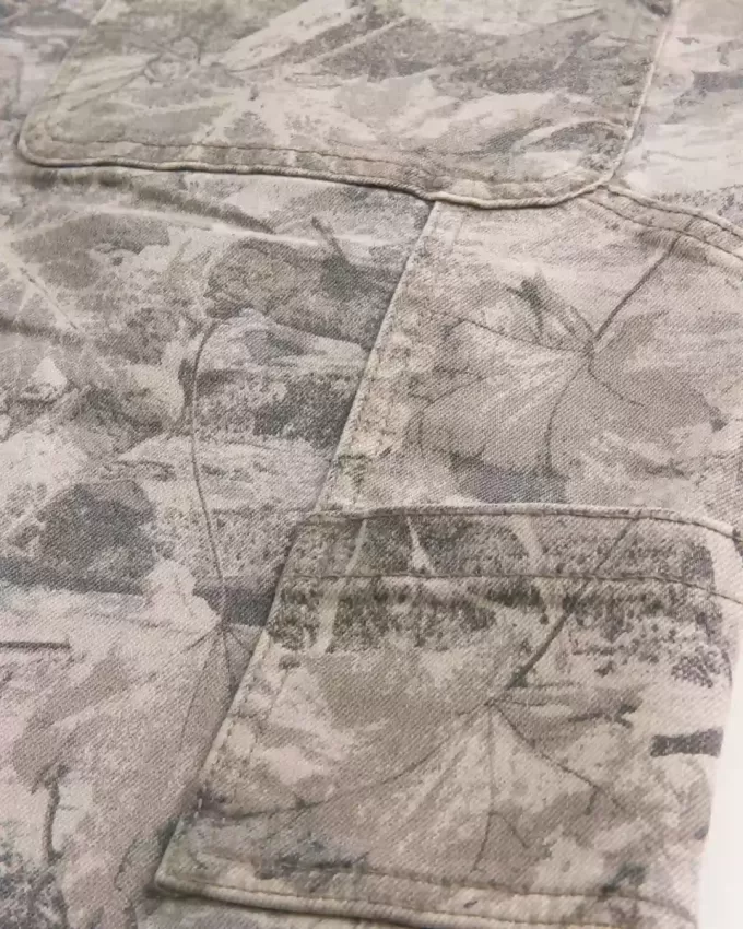Baggy-Malerjeans im Camouflage-Design