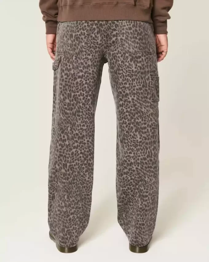 Baggy-Malerjeans mit Leopardenmuster