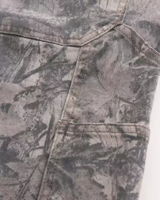 Baggy-Malershorts aus Denim mit Camouflage-Muster