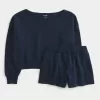 Bequemes Set aus schulterfreiem Sweatshirt und Fleece-Shorts