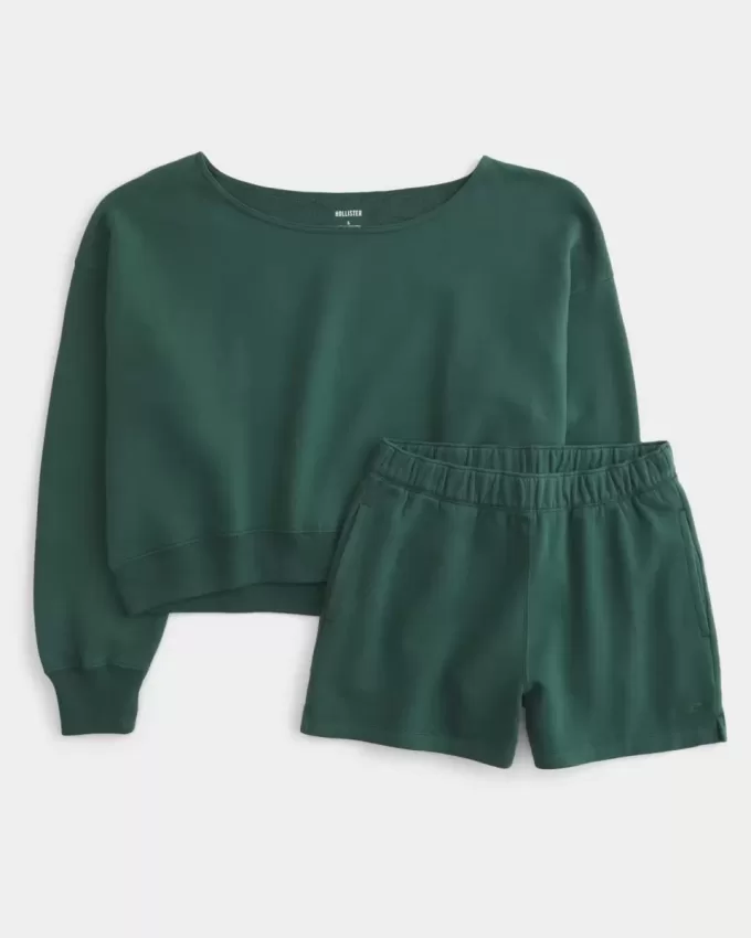 Bequemes Set aus schulterfreiem Sweatshirt und Fleece-Shorts Bequemes Set aus schulterfreiem Sweatshirt und Fleece-Shorts