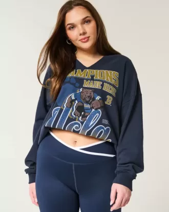 Übergroßes Sweatshirt mit UCLA-Grafik und eingekerbtem Ausschnitt