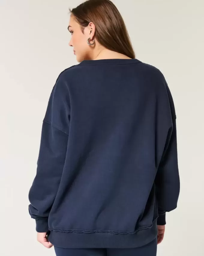 Übergroßes Sweatshirt mit UCLA-Grafik und eingekerbtem Ausschnitt Übergroßes Sweatshirt mit UCLA-Grafik und eingekerbtem Ausschnitt