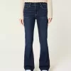 Bootcut-Jeans mit mittlerer Leibhöhe und dunkler Waschung Bootcut-Jeans mit mittlerer Leibhöhe und dunkler Waschung