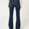 Bootcut-Jeans mit mittlerer Leibhöhe und dunkler Waschung Bootcut-Jeans mit mittlerer Leibhöhe und dunkler Waschung