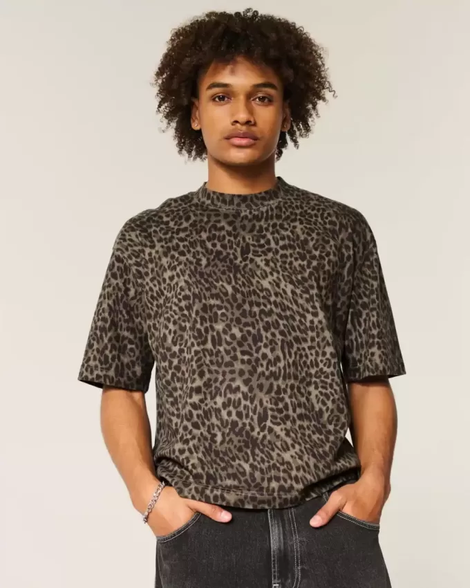 Boxy Crop Heavyweight T-Shirt mit Rundhalsausschnitt und Leopardenmuster Boxy Crop Heavyweight T-Shirt mit Rundhalsausschnitt und Leopardenmuster