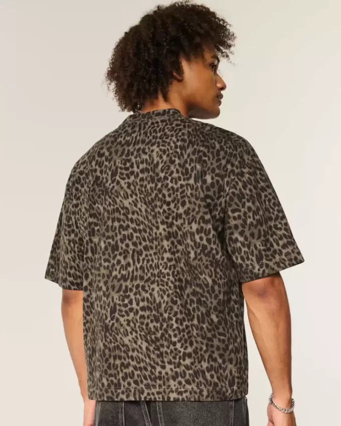Boxy Crop Heavyweight T-Shirt mit Rundhalsausschnitt und Leopardenmuster Boxy Crop Heavyweight T-Shirt mit Rundhalsausschnitt und Leopardenmuster