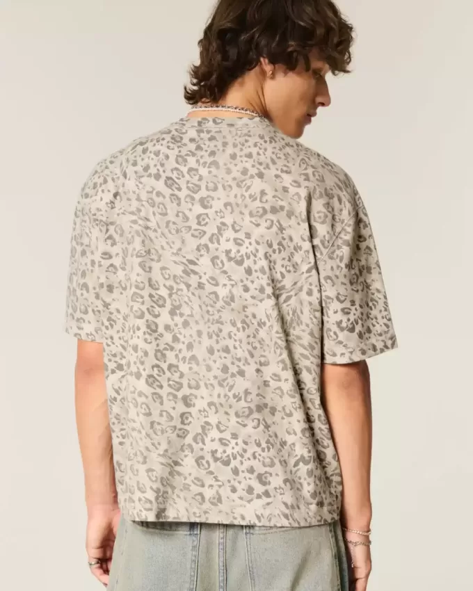 Boxy Crop Heavyweight T-Shirt mit Rundhalsausschnitt und Leopardenmuster