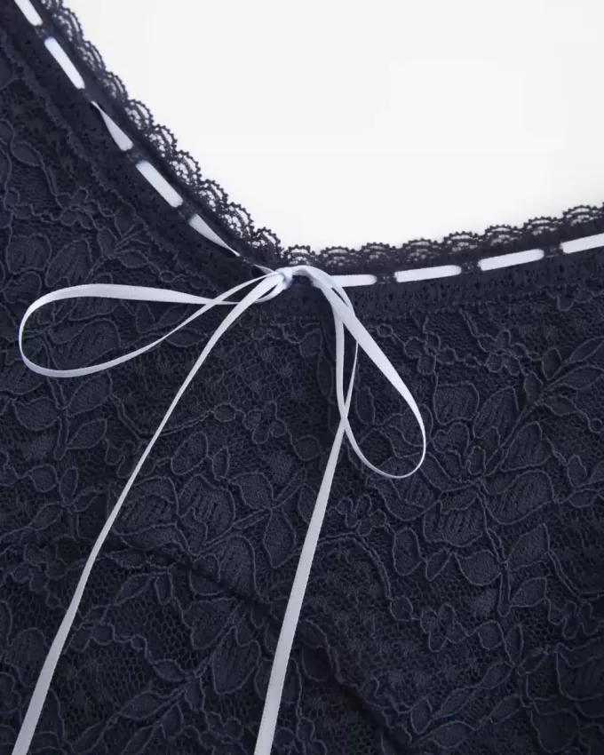 Camisole mit durchgehender Spitze