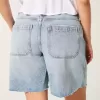 Curvy Low-Rise Baggy Jort im Distressed-Look, hell gewaschen Curvy Low-Rise Baggy Jort im Distressed-Look, hell gewaschen