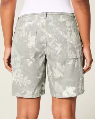 Curvy Low-Rise Baggy-Jort mit Camouflage-Muster