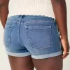 Curvy Low-Rise-Shortie-Shorts aus Denim in mittlerer Waschung