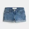 Curvy Low-Rise-Shortie-Shorts aus Denim in mittlerer Waschung