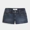 Curvy Low-Rise-Shortie-Shorts aus dunkel gewaschenem Denim Curvy Low-Rise-Shortie-Shorts aus dunkel gewaschenem Denim