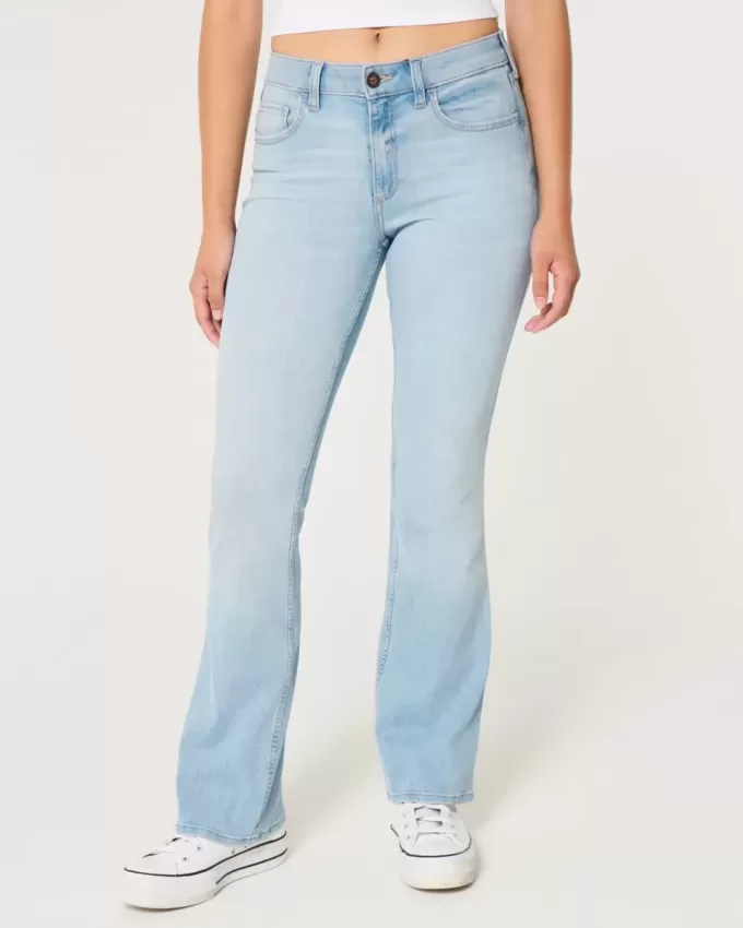 Curvy Mid-Rise Boot-Jeans in heller Waschung