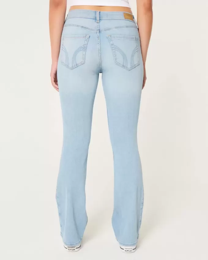 Curvy Mid-Rise Boot-Jeans in heller Waschung