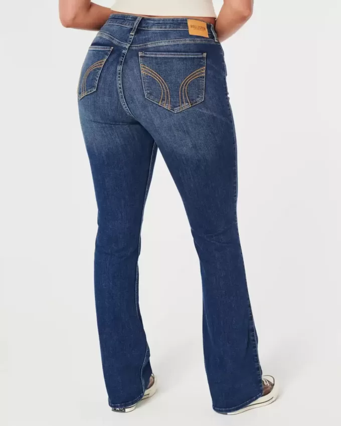 Curvy Mid-Rise Boot-Jeans mit mittlerer Waschung Curvy Mid-Rise Boot-Jeans mit mittlerer Waschung