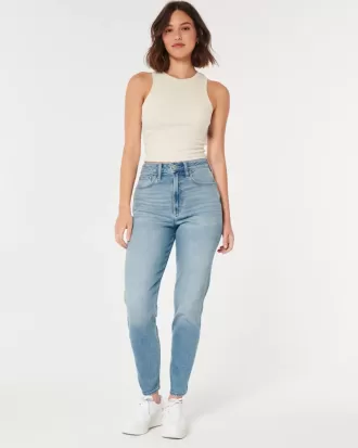 Curvy Ultra High Rise Mom-Jeans in mittlerer Waschung