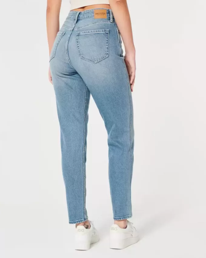 Curvy Ultra High Rise Mom-Jeans in mittlerer Waschung