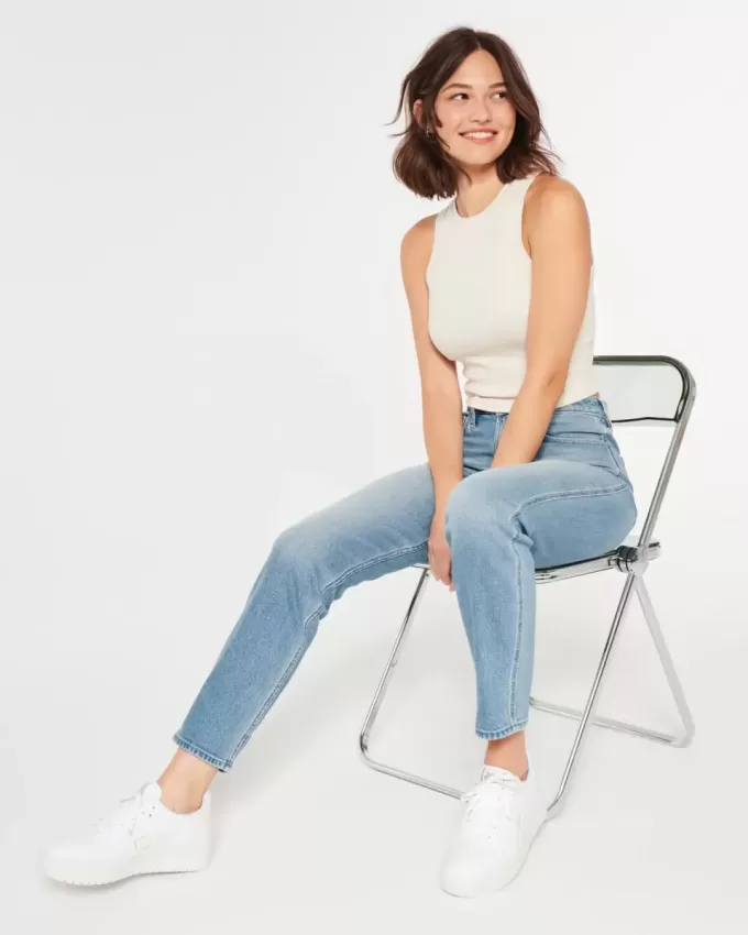 Curvy Ultra High Rise Mom-Jeans in mittlerer Waschung