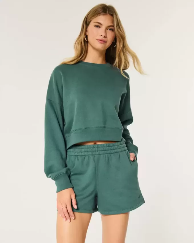 Easy Crew Sweatshirt & Fleece Shorts Bundle Easy Crew Sweatshirt & Fleece Shorts Bundle