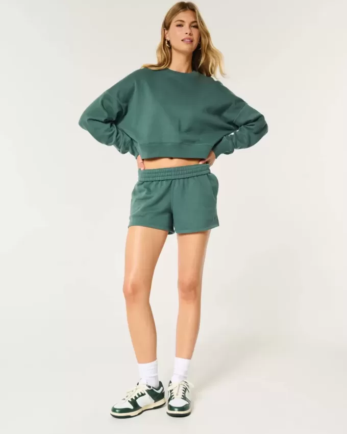 Easy Crew Sweatshirt & Fleece Shorts Bundle Easy Crew Sweatshirt & Fleece Shorts Bundle