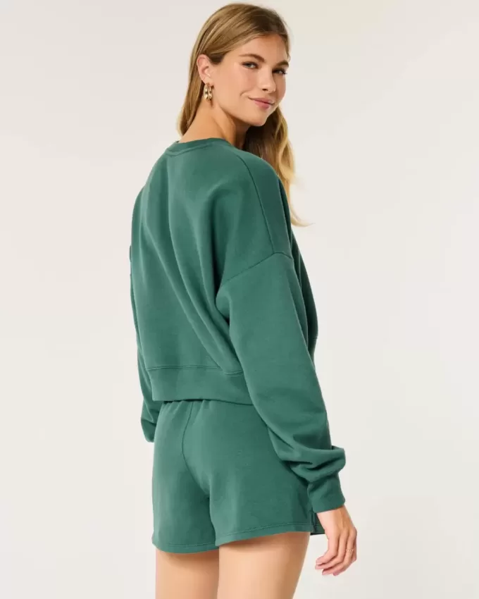 Easy Crew Sweatshirt & Fleece Shorts Bundle Easy Crew Sweatshirt & Fleece Shorts Bundle