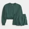 Easy Crew Sweatshirt & Fleece Shorts Bundle Easy Crew Sweatshirt & Fleece Shorts Bundle