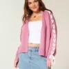 Einfacher Cardigan mit Spitzenärmeln und ohne Verschluss