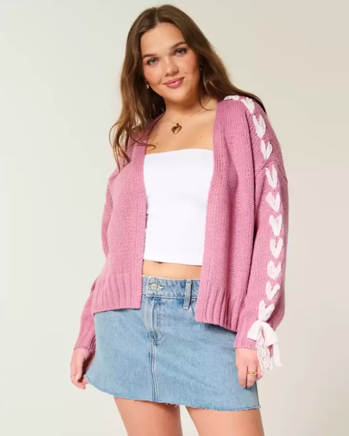 Einfacher Cardigan mit Spitzenärmeln und ohne Verschluss