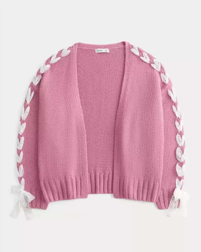 Einfacher Cardigan mit Spitzenärmeln und ohne Verschluss