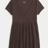 Einfaches Babydoll-Oberteil mit kurzen Ärmeln und Spitzenbesatz Einfaches Babydoll-Oberteil mit kurzen Ärmeln und Spitzenbesatz