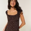 Einfaches Babydoll-Top aus Satin zum Binden Einfaches Babydoll-Top aus Satin zum Binden